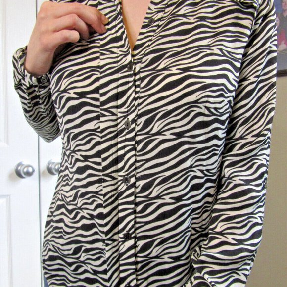 Black White Blouse Tiger Stripes, BCBGMAXAZRI, Button Long Sleeve Office Size S - Picture 10 of 15